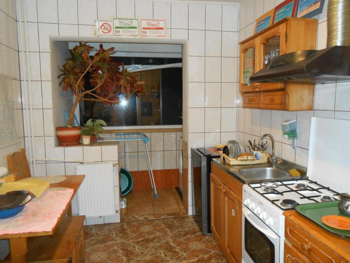 Host Tina Apartment Букурещ Екстериор снимка