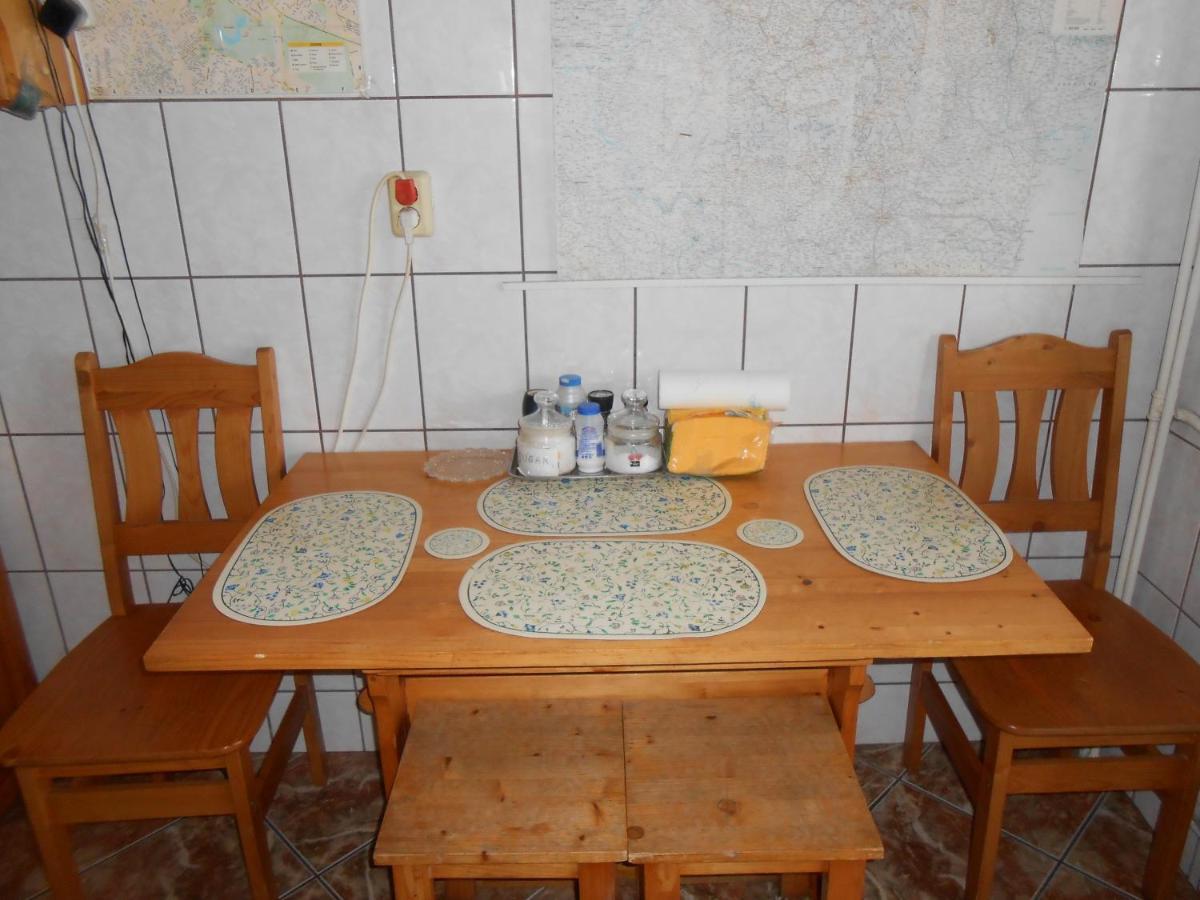 Host Tina Apartment Букурещ Екстериор снимка
