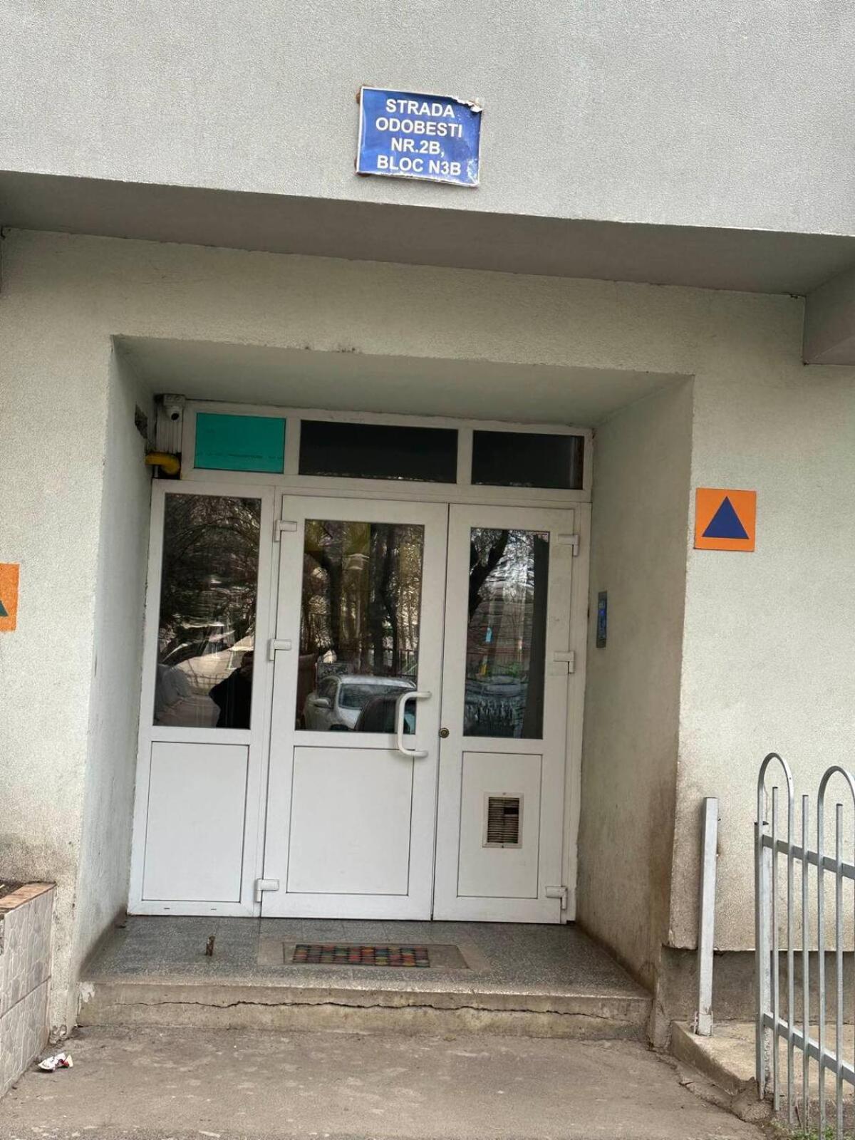 Host Tina Apartment Букурещ Екстериор снимка